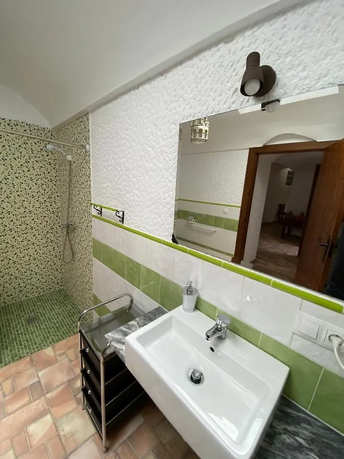 Cuevas Uropia Vendégház Graena